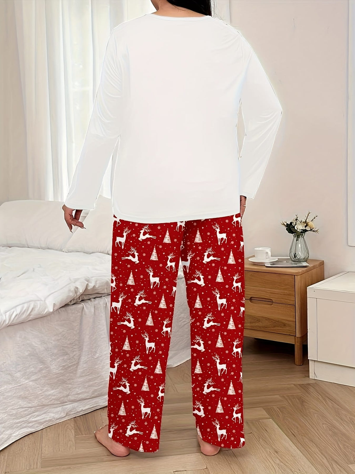 KissICON Curve Christmas Reindeer Print Women's Pajama Set