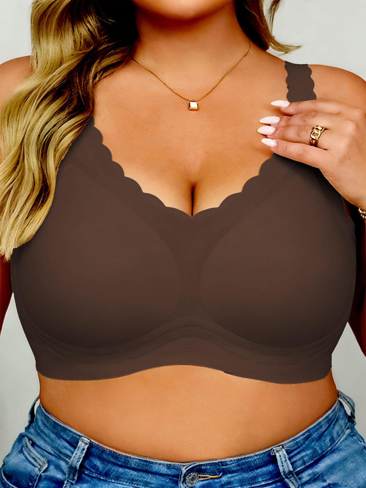 KissICON Curve Seamless Bra – Comfy Wavy Trim