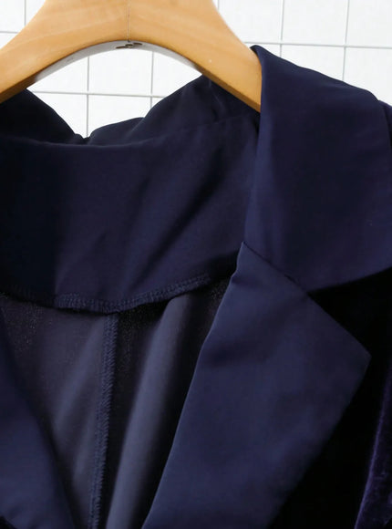 KissICON Curve Women's Satin Lapel Elegant Commuter Velvet Blazer
