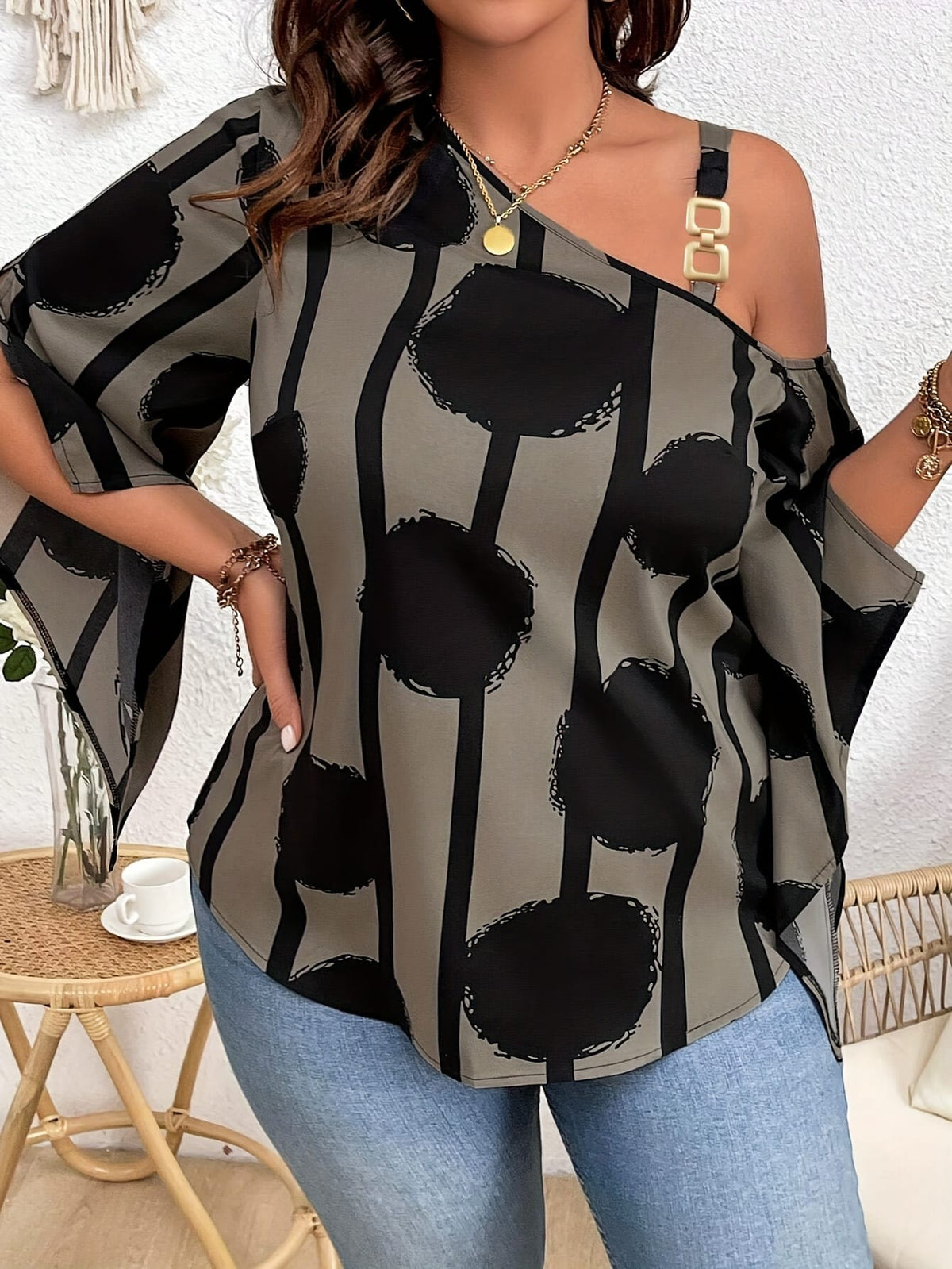 jkthpu-45 Elegant Cold Shoulder Chain Print Blouse  Plus Size
