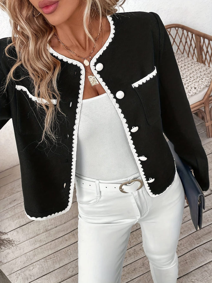 Elegant Curve Blazer – Lace Trimmed Short