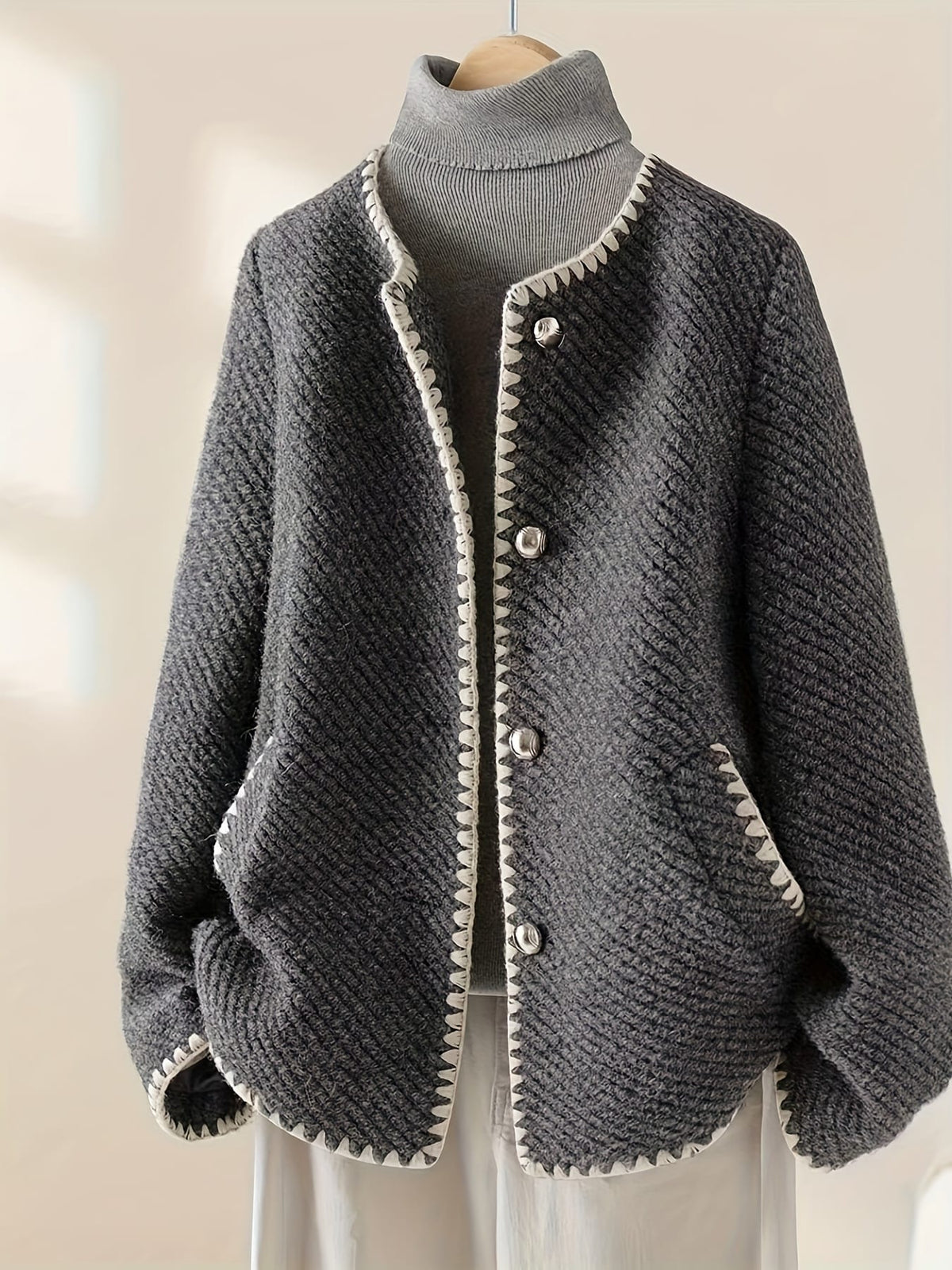KissICON Elegant Curve Greywhite Contrast Collar Jacket