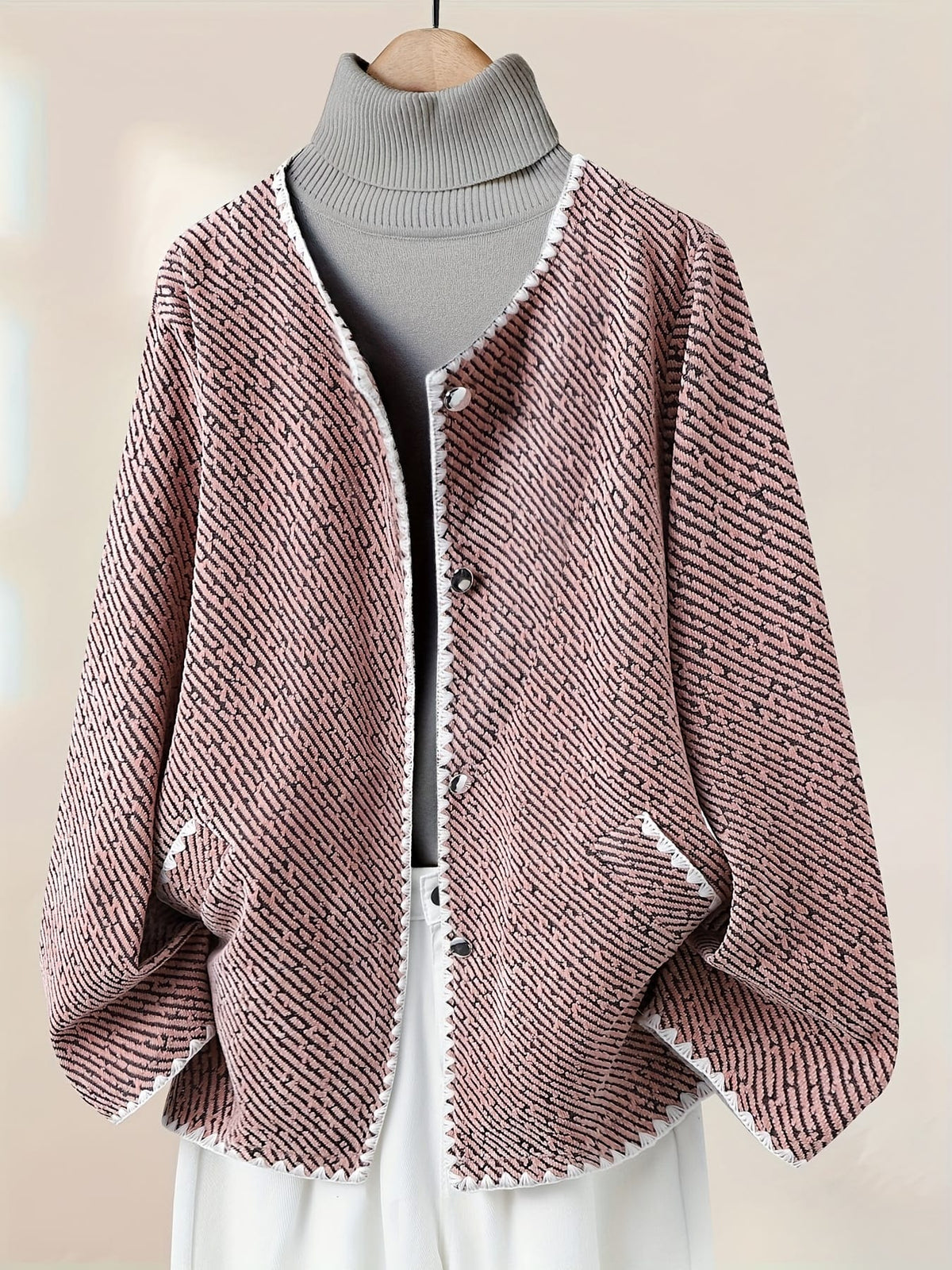 KissICON Elegant Curve Greywhite Contrast Collar Jacket
