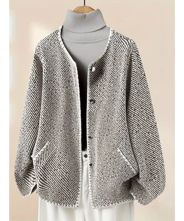 KissICON Elegant Curve Greywhite Contrast Collar Jacket