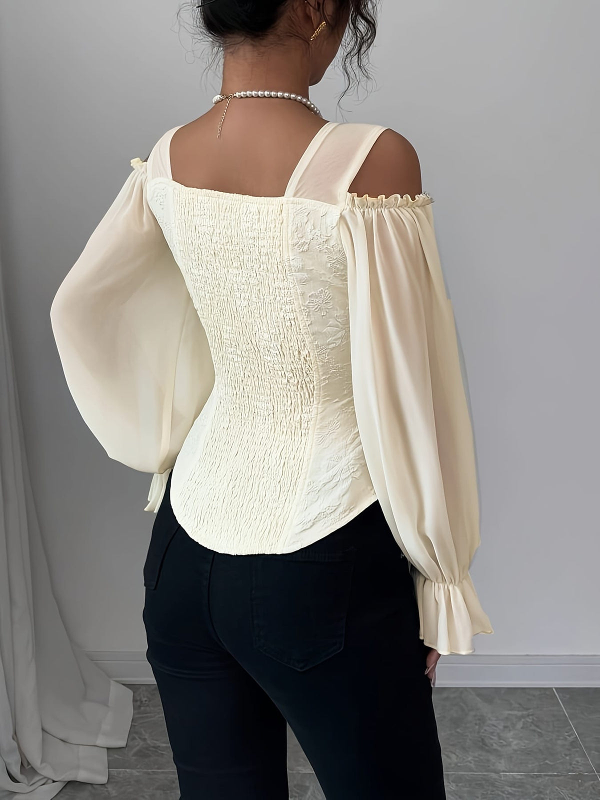 jkthpu-45 Elegant Off-Shoulder Floral Jacquard Blouse with Lantern Sleeves - Square Neck, Machine Washable, Non-Sheer - Perfect for Spring & Fall, Women's Fashion Top, Floral Print Blouse