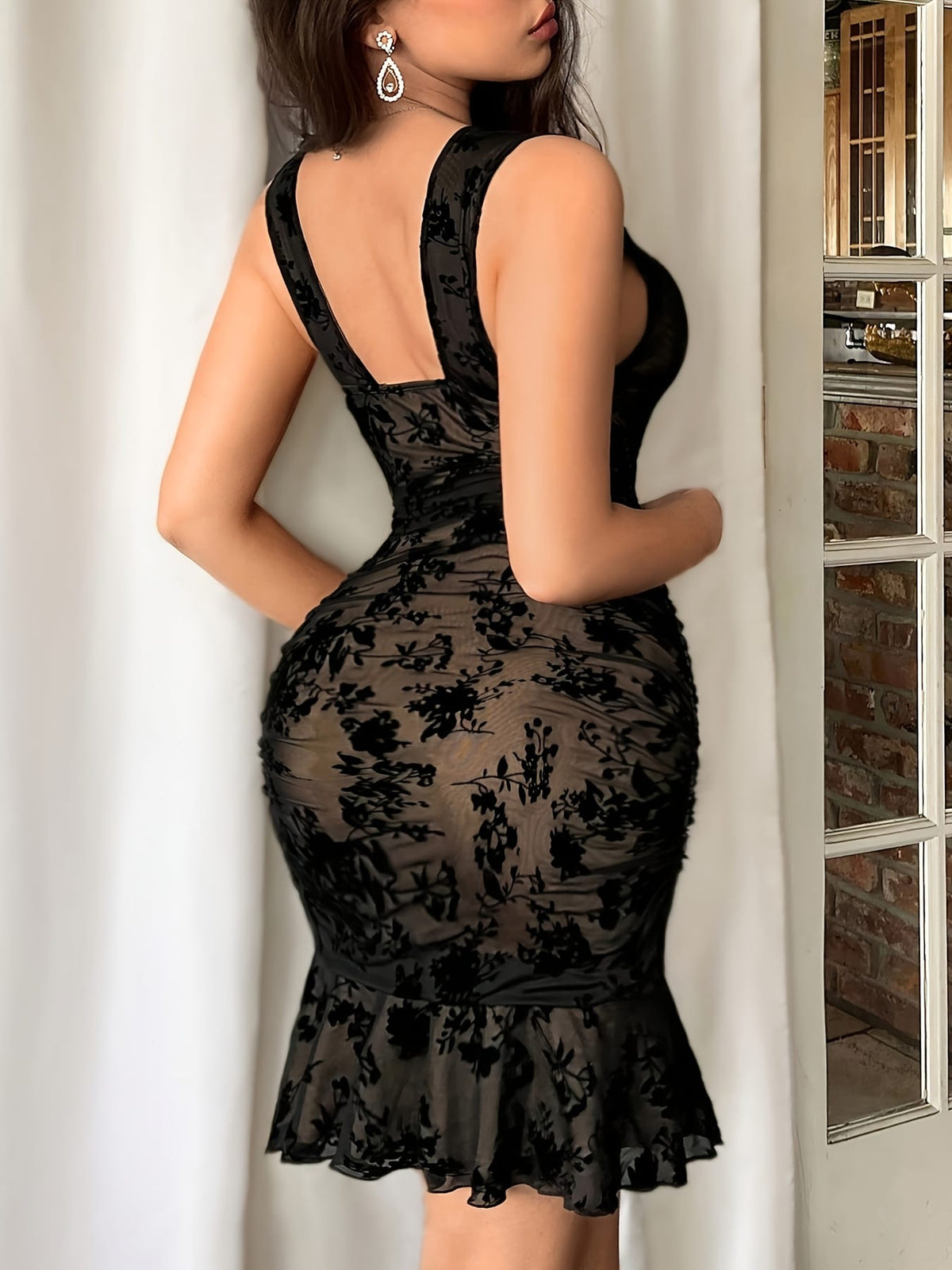 jkthpu-45 Elegant Plus Size Floral Mesh V-Neck Bodycon Dress with Ruffled Hem - Stretchy, Sleeveless, Spring/Summer Party & Evening Wear, Floral Dress
