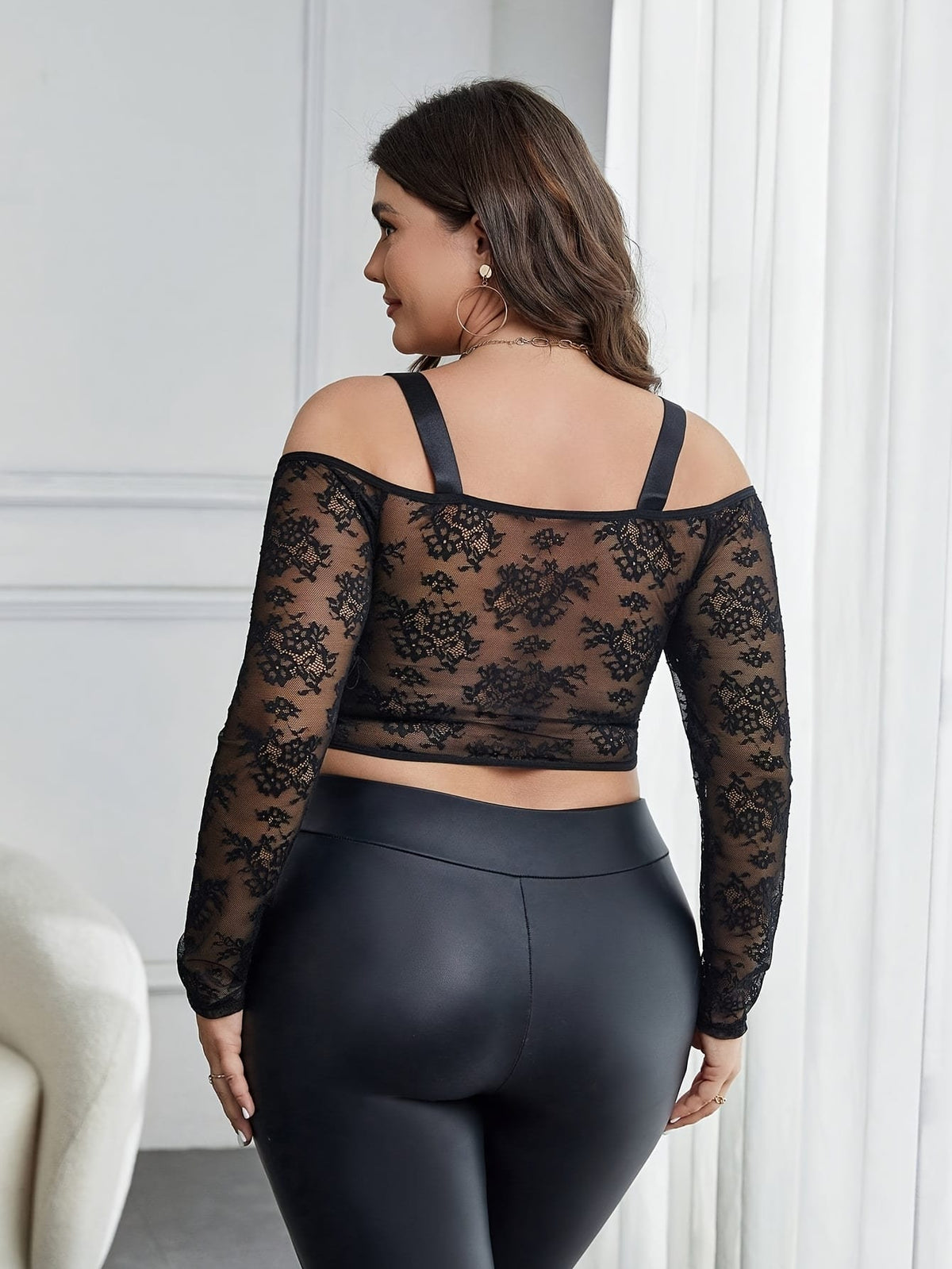jkthpu-45 Elegant Plus Size Women'S Top - V-Neck, High Stretch, Black with Intricate Floral Lace Detailing, All-Season Fashion, Plus Size Blouses