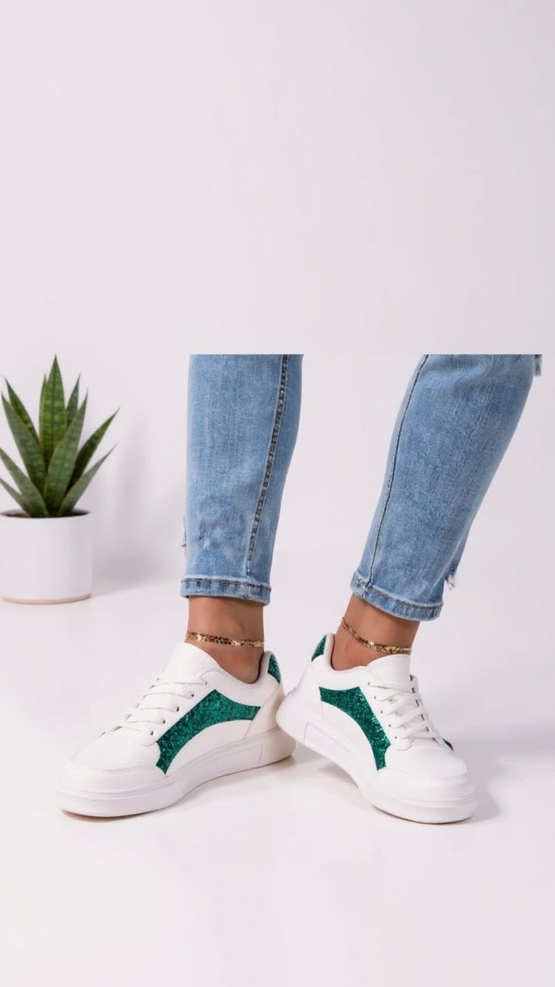 KissICON Emerald Spark Sneakers
