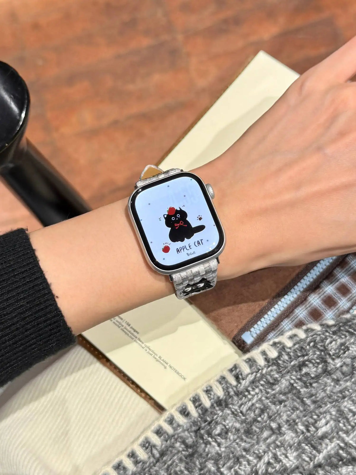 KissICON Excellent cute cartoon cat leather loop band For Apple Watch women 44mm 40 45 41 49 42 38 Series 11 10 9 8 SE 7 6 5 4 3 Strap