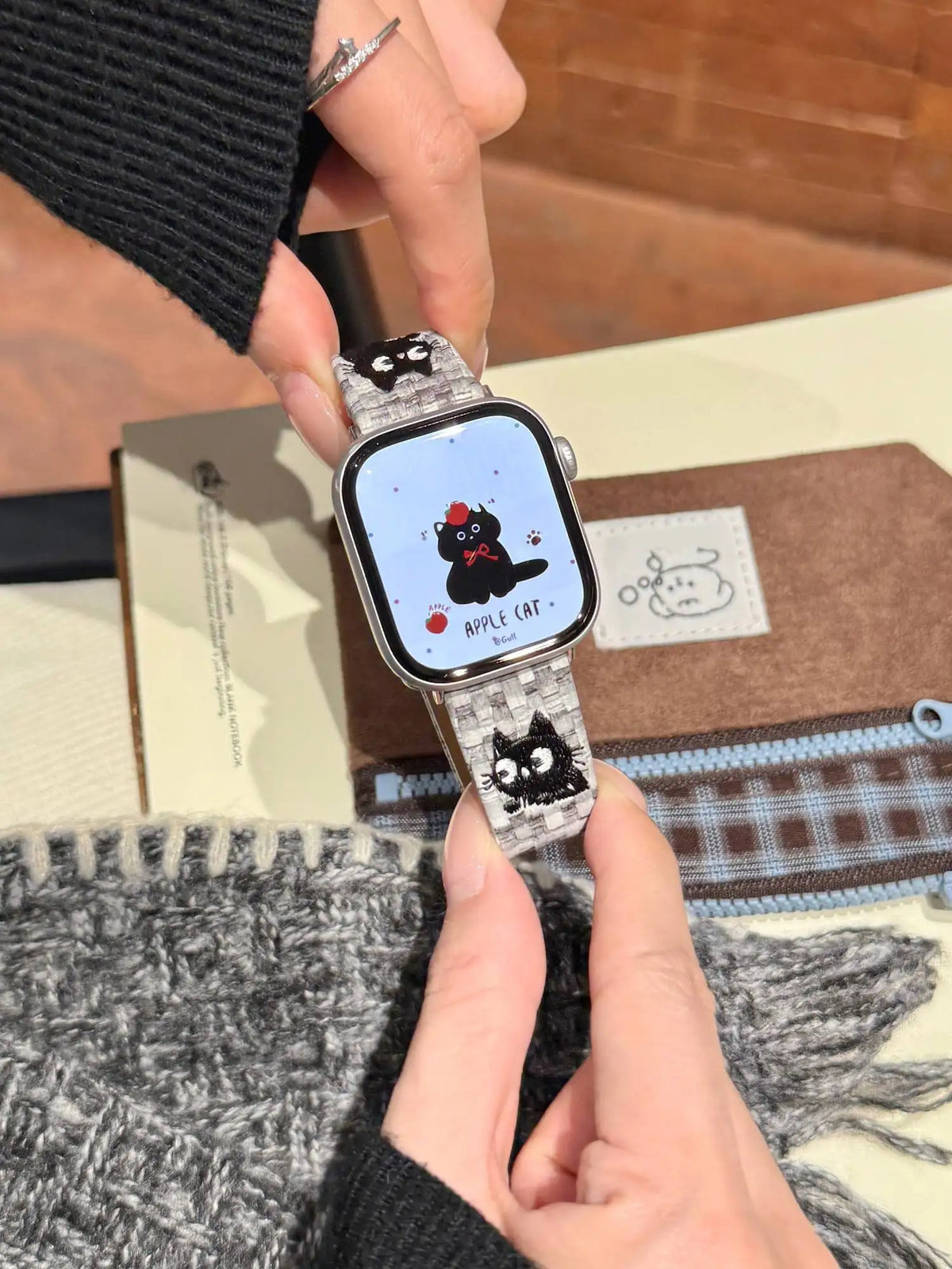 KissICON Excellent cute cartoon cat leather loop band For Apple Watch women 44mm 40 45 41 49 42 38 Series 11 10 9 8 SE 7 6 5 4 3 Strap