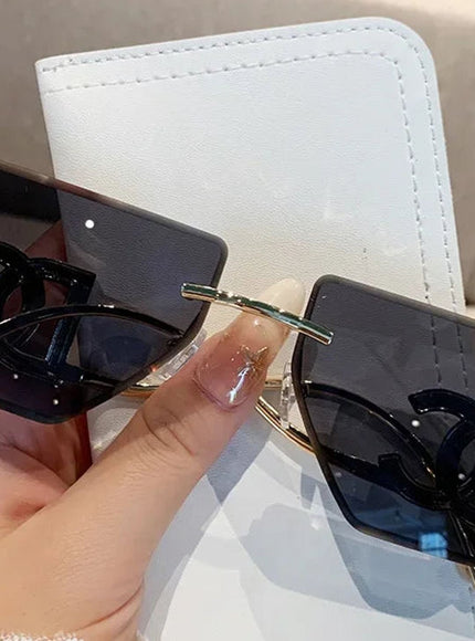 2025 Fashion Brand Luxury Designer Sunglasses Women Vintage Letter Oversized Rimless Shades Glasses New Summer Travel Sunglasses