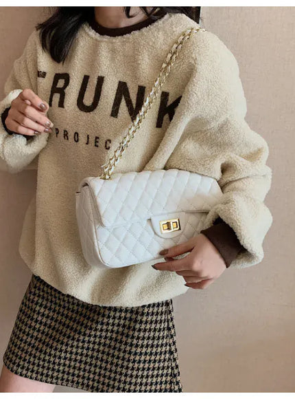KissICON Fall Trend Women's Texture Rhombic Chain Slung