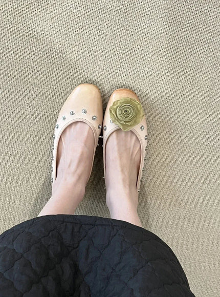 KissICON Fashion Flat Shoes for Women Spring Autumn Rivets