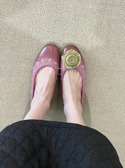 KissICON Fashion Flat Shoes for Women Spring Autumn Rivets
