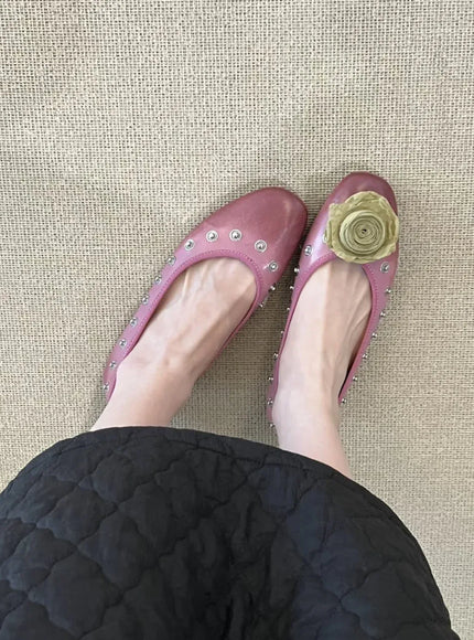 KissICON Fashion Flat Shoes for Women Spring Autumn Rivets