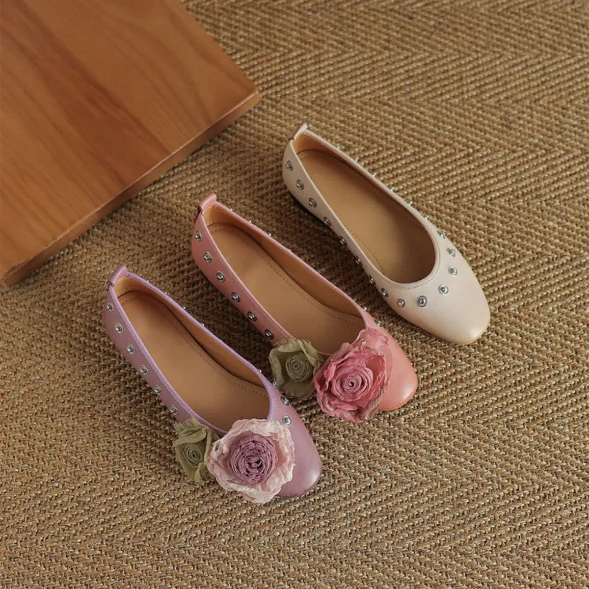KissICON Fashion Flat Shoes for Women Spring Autumn Rivets
