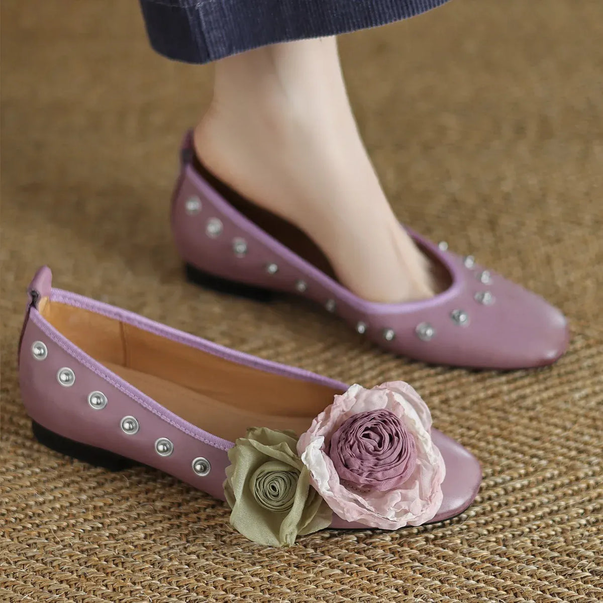 KissICON Fashion Flat Shoes for Women Spring Autumn Rivets