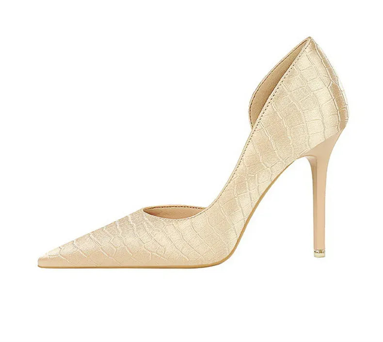 KissICON Fashion Suede Black Women Simple Pumps Wine Glasses