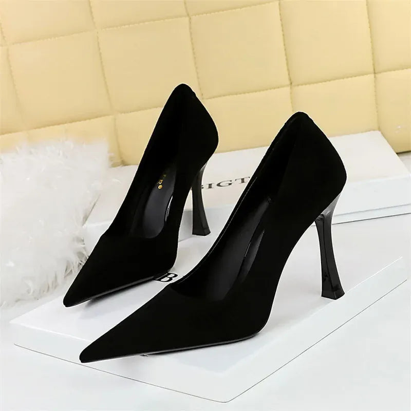 KissICON Fashion Suede Black Women Simple Pumps Wine Glasses