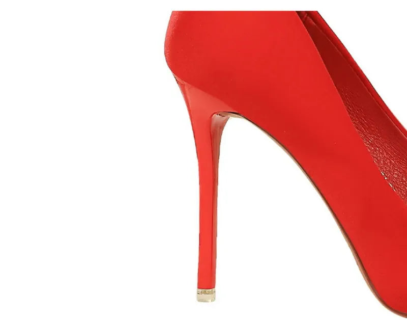 KissICON Fashionable Pointed High Heels Metal Bow Thin Heels