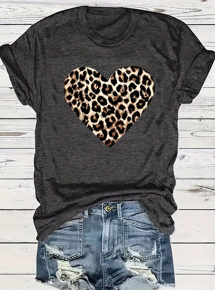 Plus Size Leopard Heart Print T-shirt - Vibrant Short Sleeve Crew Neck Casual Top for Summer & Spring - Soft, Breathable, Relaxed Fit Women's Plus Size Clothing for Everyday Wear