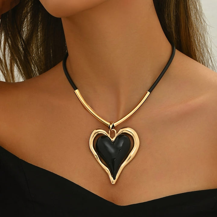 KissIcon Heart Pendant Necklace - Everyday Chic Accessory
