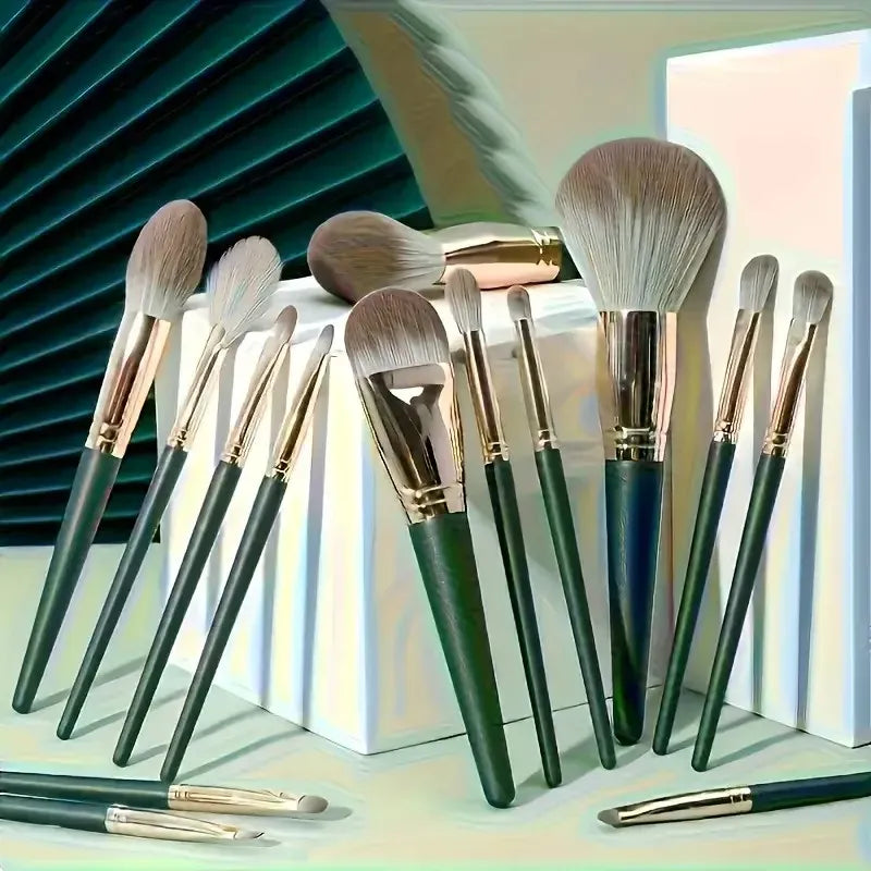 KissICON GRAY KissIcon 14-Piece Brush Set With Round Sponge -