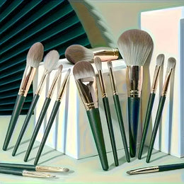 KissICON GRAY KissIcon 14-Piece Brush Set With Round Sponge -
