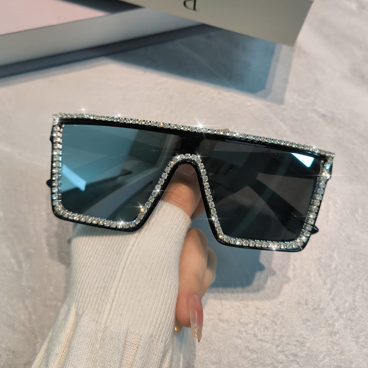 jkthpu-45 Sunglasses Gray Rhinestone Sunglasses – Oversized Square Frame | Gray & Black