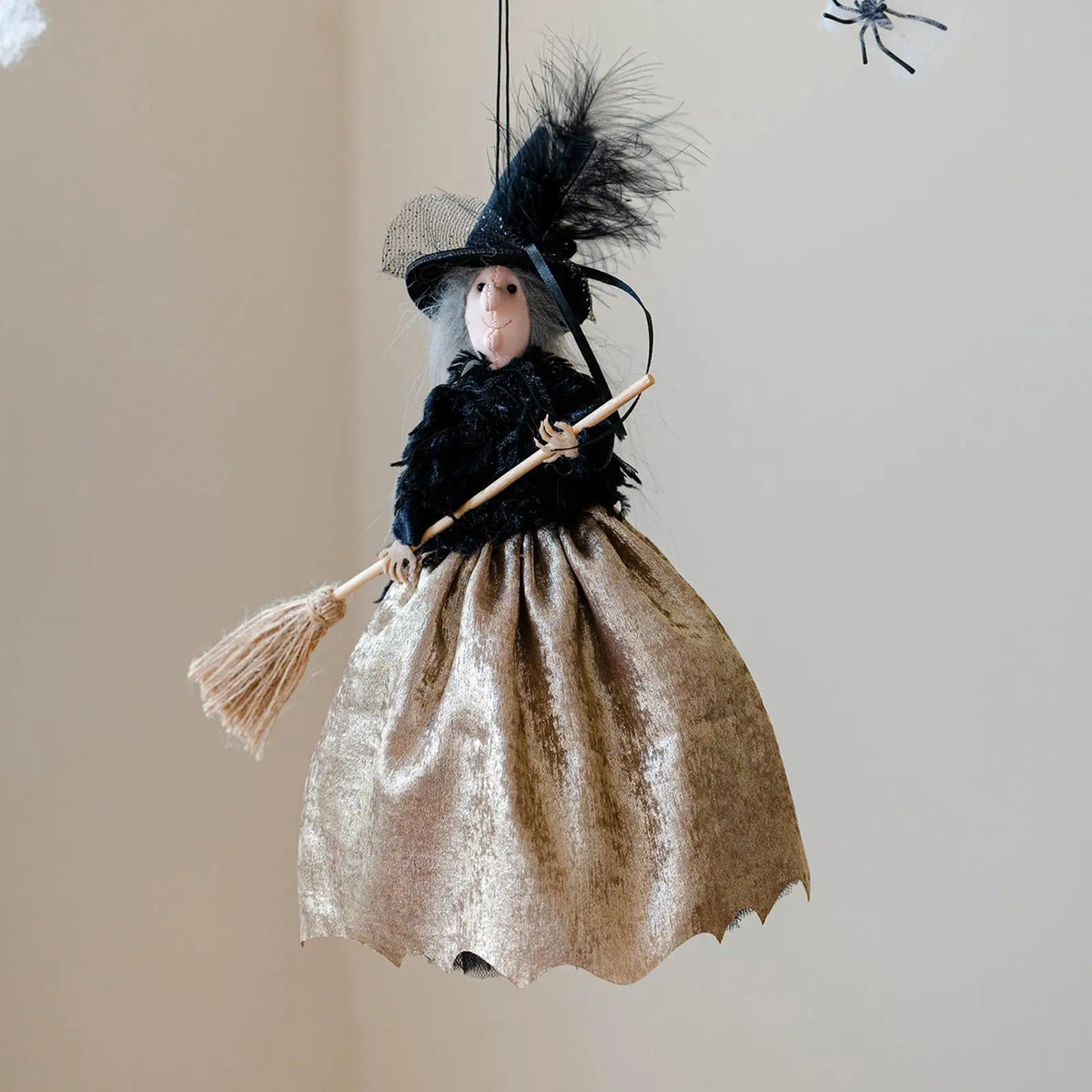 KissICON Halloween Witch Doll Decoration Cute Spooky Retro Festival Decoration Witch Doll Halloween Tree Ornaments for Haunted House Bar