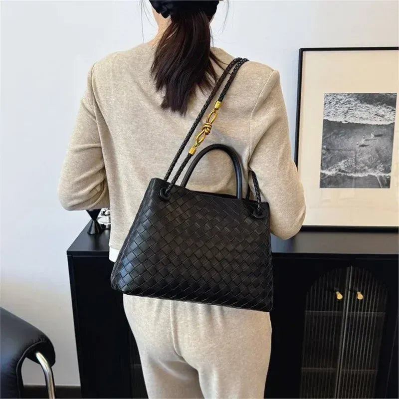 KissICON hei Women's Fashionable Elegant Woven Texture Shoulder Crossbody