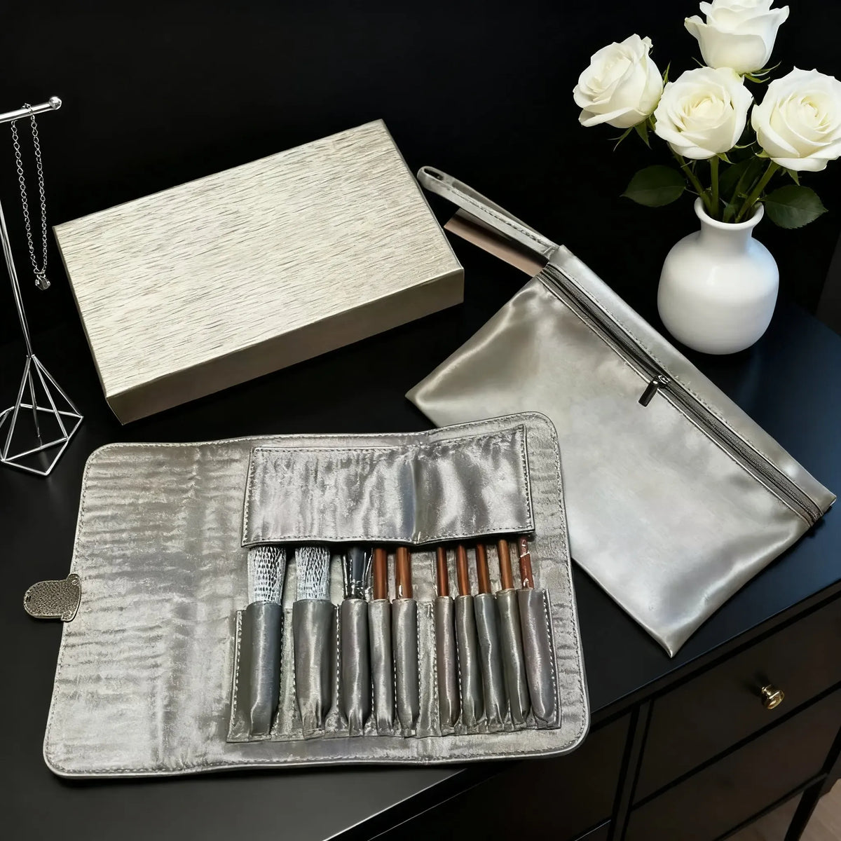 KissICON HZS00302 Luxury Makeup Brush Set With Solid Wood Handle