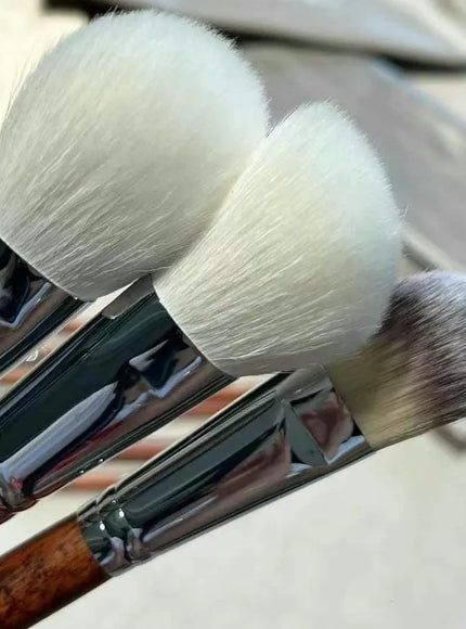 KissICON HZS00302 Luxury Makeup Brush Set With Solid Wood Handle
