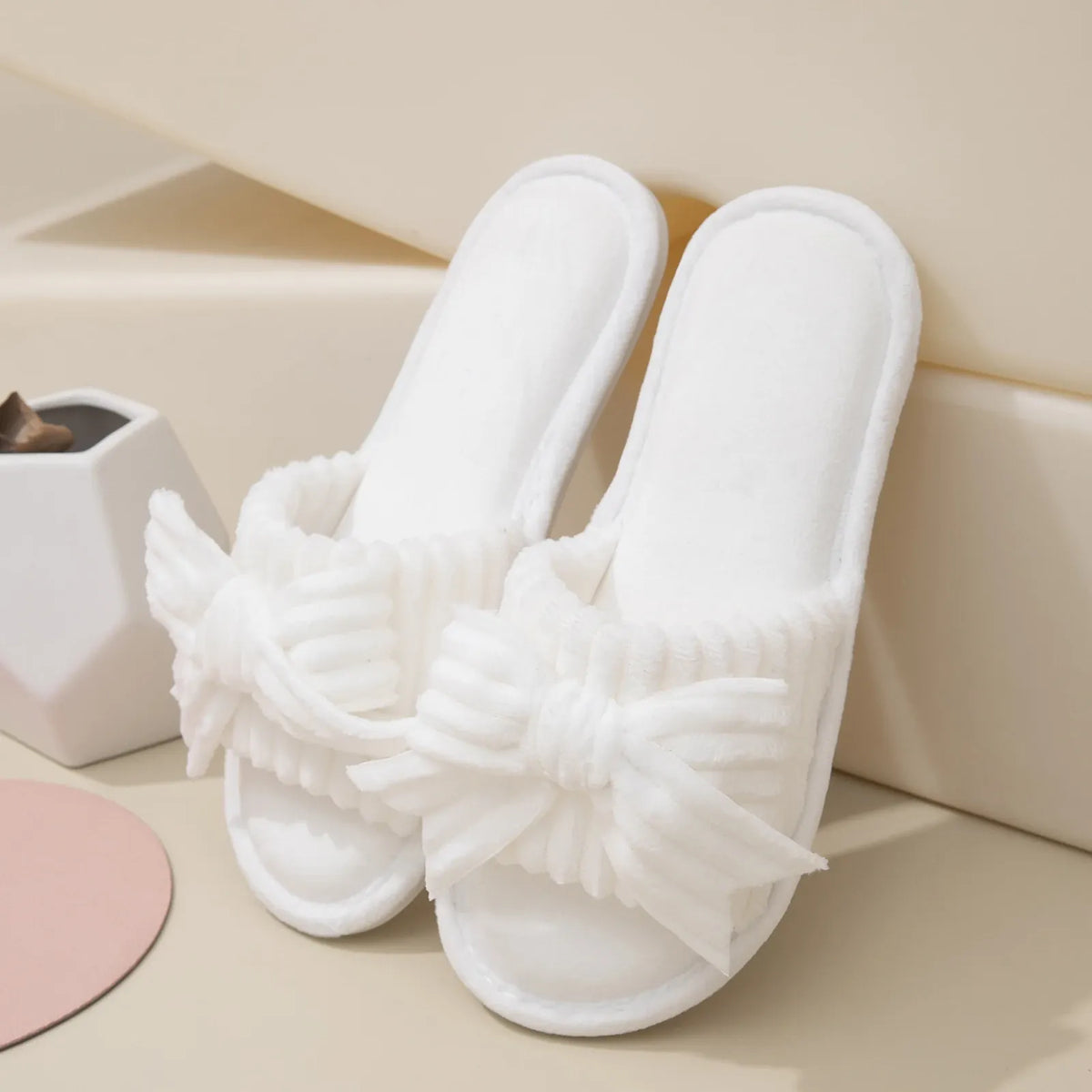 KissICON Ivory / 40-41 Women Bow Décor Plush Open Toe Memory Foam