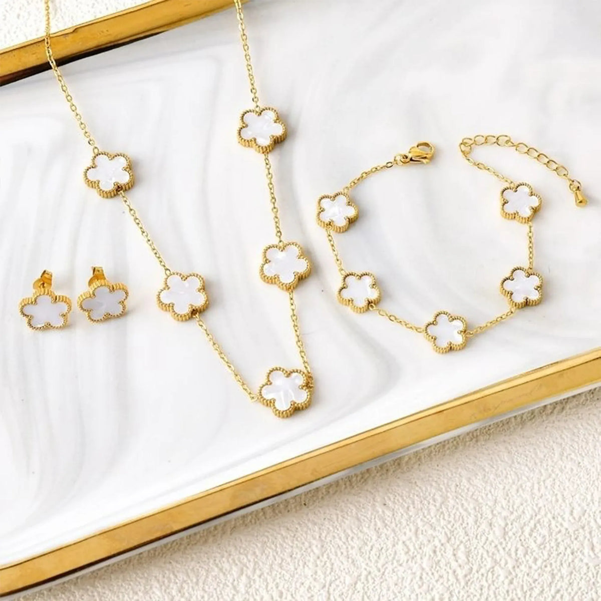 KissICON Jewelry Set 1 3Pcs 18k Gold-Plated Five-Leaf Flower Necklace Earrings Bracelet Jewelry Set For Woman Fashion Party Jewelry Daily Wear Clover