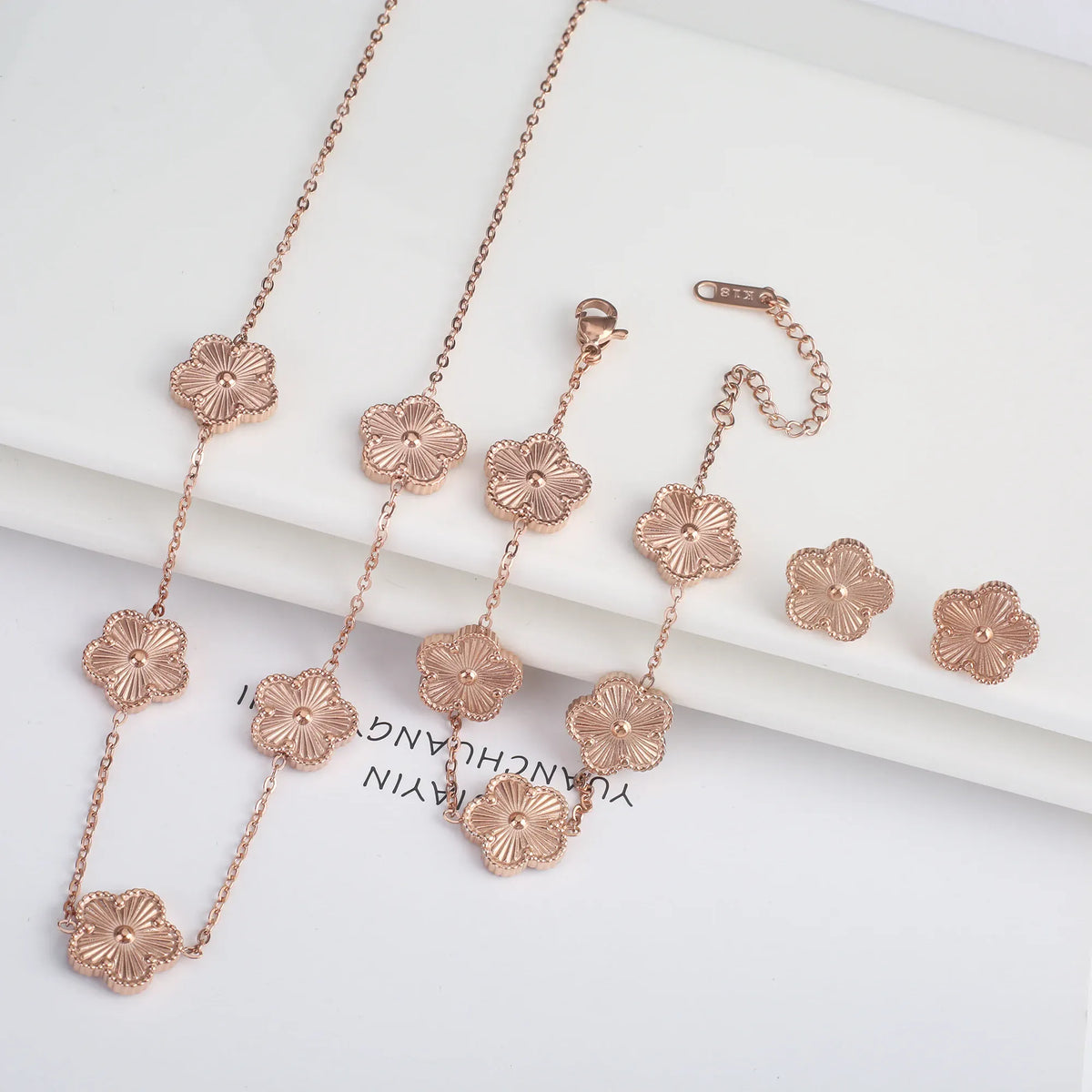 KissICON Jewelry Set 10 3Pcs 18k Gold-Plated Five-Leaf Flower Necklace Earrings Bracelet Jewelry Set For Woman Fashion Party Jewelry Daily Wear Clover