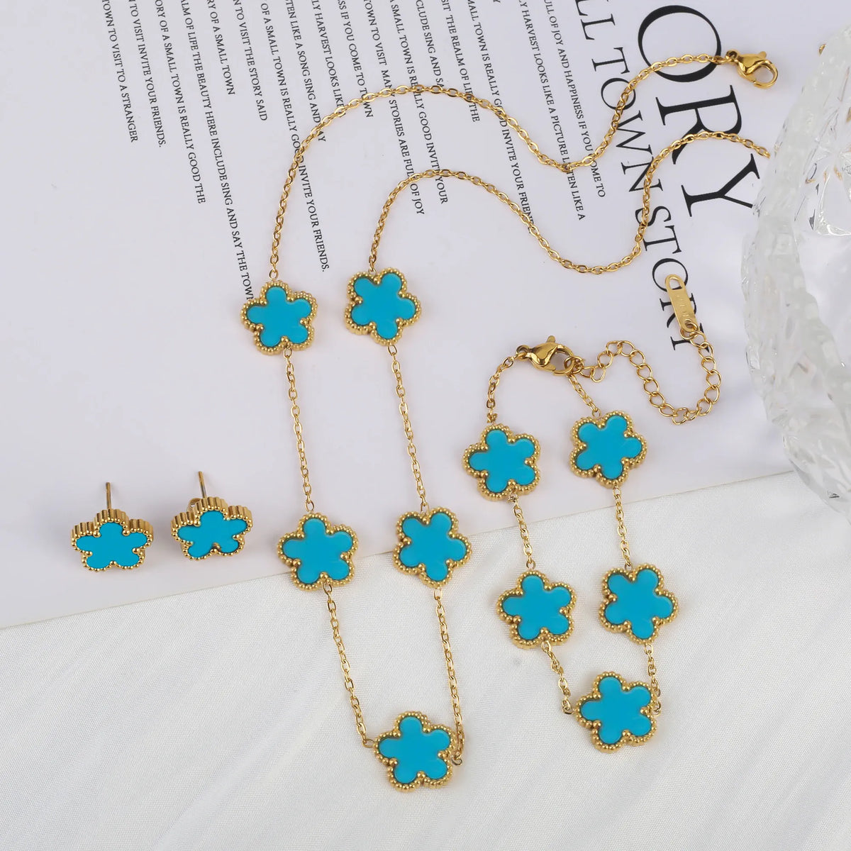 KissICON Jewelry Set 7 3Pcs 18k Gold-Plated Five-Leaf Flower Necklace Earrings Bracelet Jewelry Set For Woman Fashion Party Jewelry Daily Wear Clover