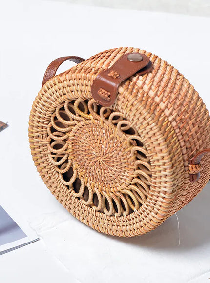 KissICON Khaki Hand-woven Straw Rattan Small Round Shoulder Crossbody