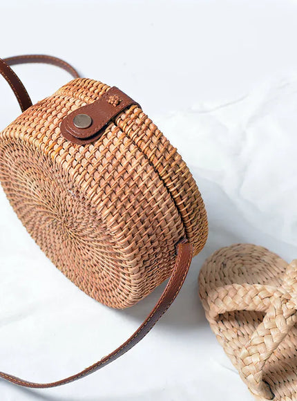 KissICON Khaki Hand-woven Straw Rattan Small Round Shoulder Crossbody