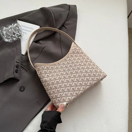 KissICON khaki no charm Tote – Puffed Goose Teeth
