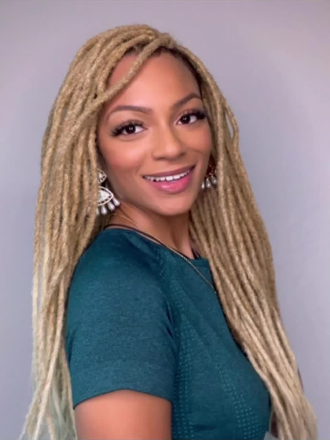 KissICON Kiss Icon 10 Strands Ombre Dreadlock Braids