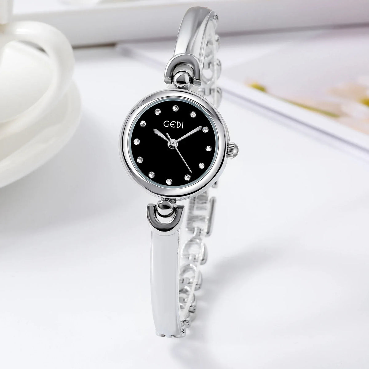 KissICON Kiss Icon UTHAI W34 Womens Watch Light Luxury