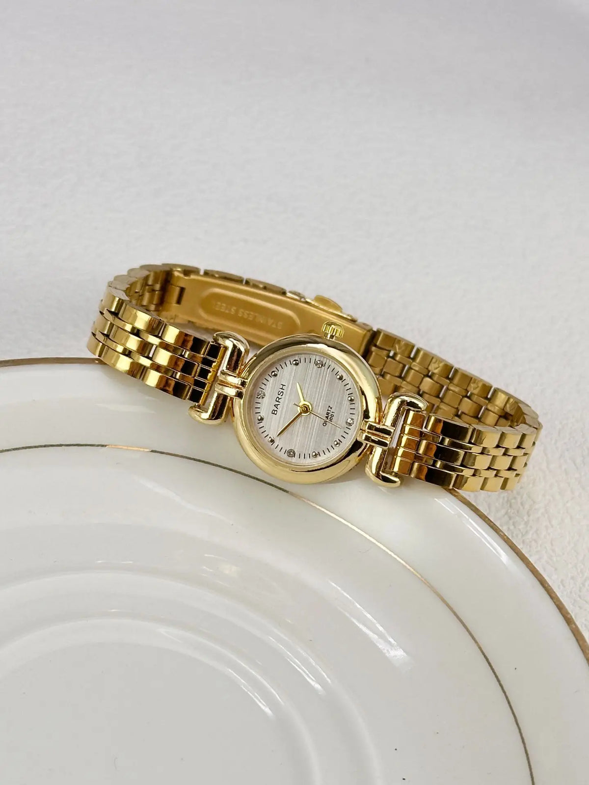 KissICON KissIcon 2025 Women Watch Gold Steel Strap -