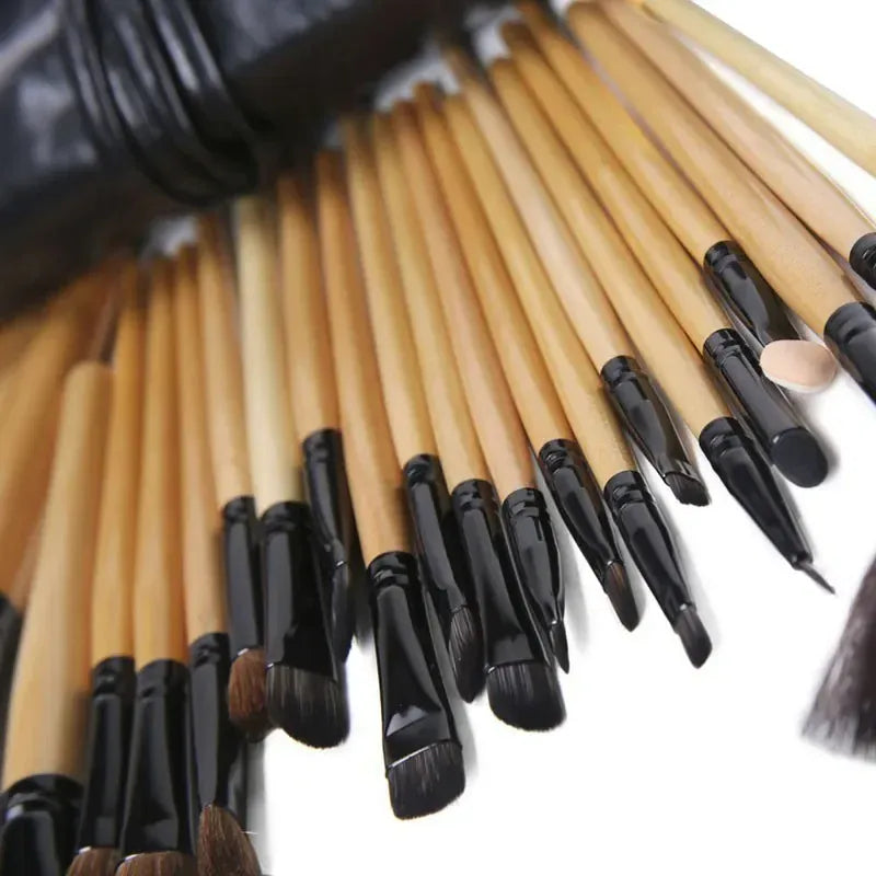 KissICON KissIcon 24 Pcs Makeup Brush Set - Pro