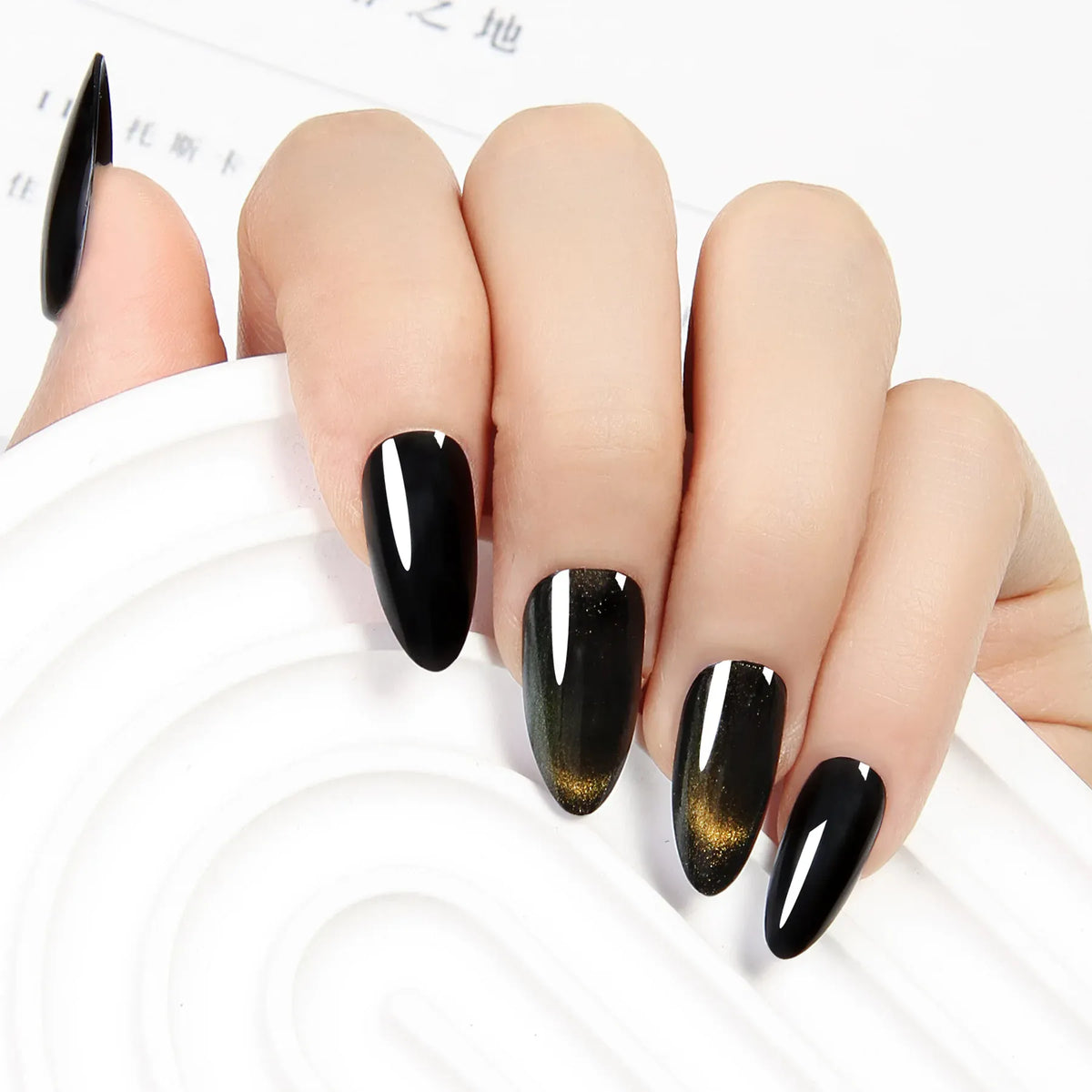 KissICON KissIcon Almond Press On Nails Cat Eye Design