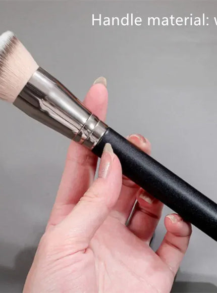 KissICON KissIcon Angled Foundation Concealer Brush - Seamless