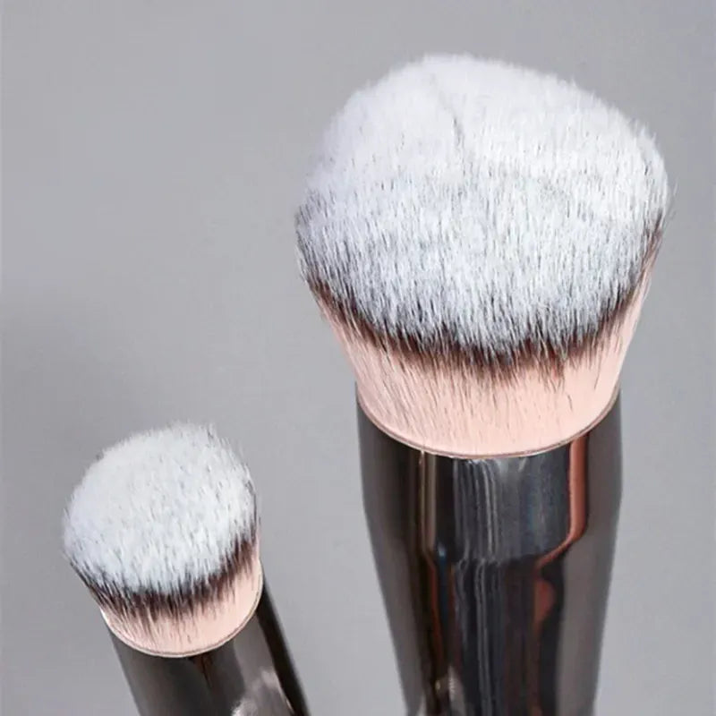 KissICON KissIcon Angled Foundation Concealer Brush - Seamless