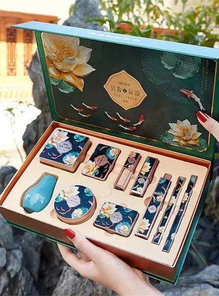 KissICON KissIcon Christmas Makeup Set Gift Box - All
