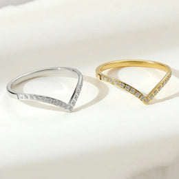KissICON Kissicon Delicate Bling V Ring – Stainless Gold Shine