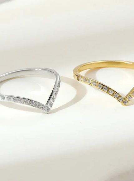 KissICON Kissicon Delicate Bling V Ring – Stainless Gold Shine